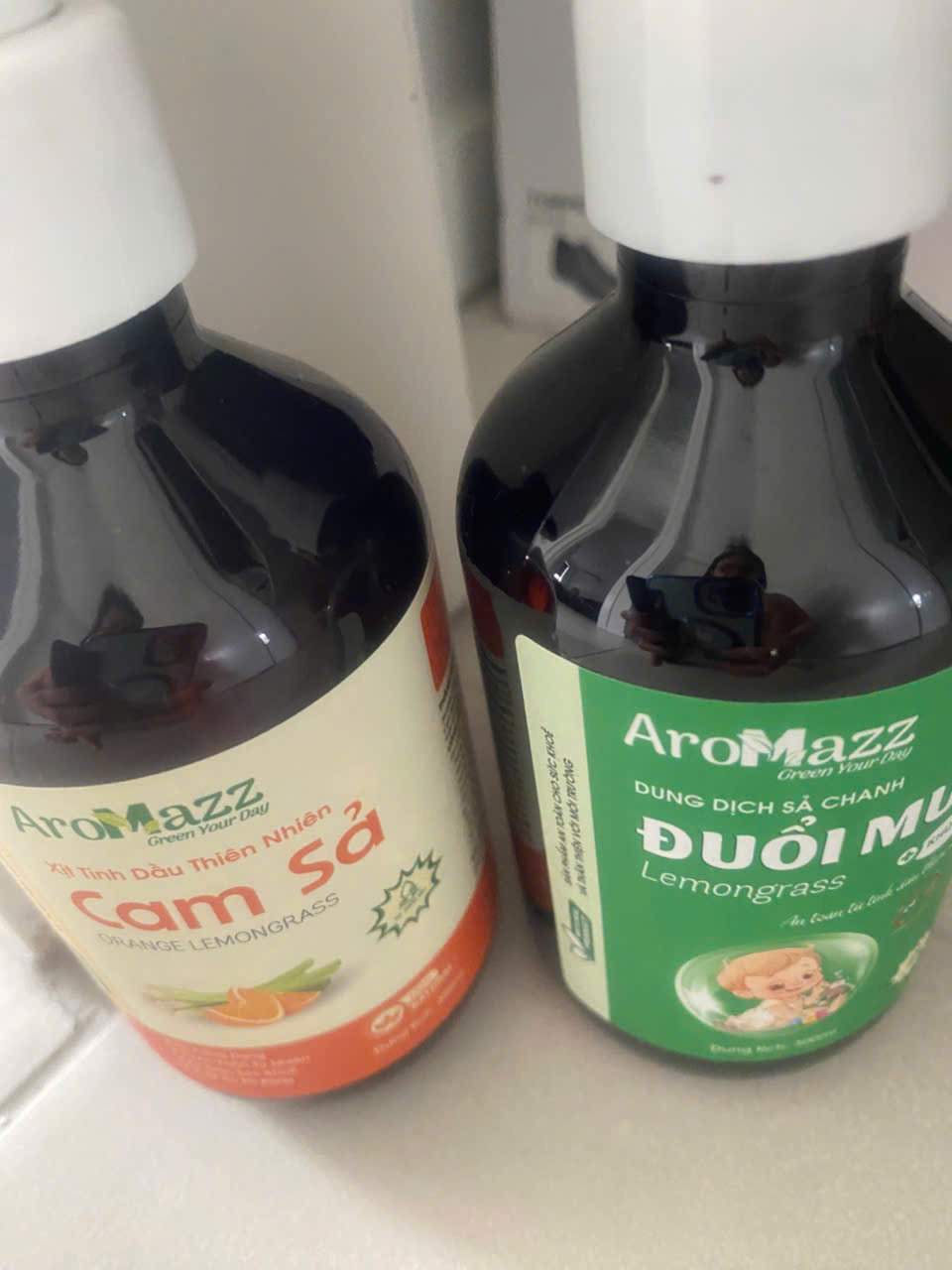 Xịt Khử Mùi Tủ Lạnh AroMazz 300ml - Tinh Dầu Thiên Nhiên, Khử Mùi, Xua Đuổi Côn Trùng, Hương Thơm Tươi Mát, Sử Dụng Hàng Ngày