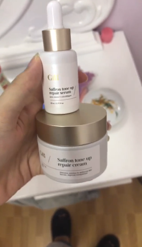 Bộ đôi serum và kem dưỡng sạc nước Gilaa Saffron - Dưỡng trắng, cấp ẩm, nuôi dưỡng da hiệu quả, được chứng nhận KFDA, 20ml + 300g