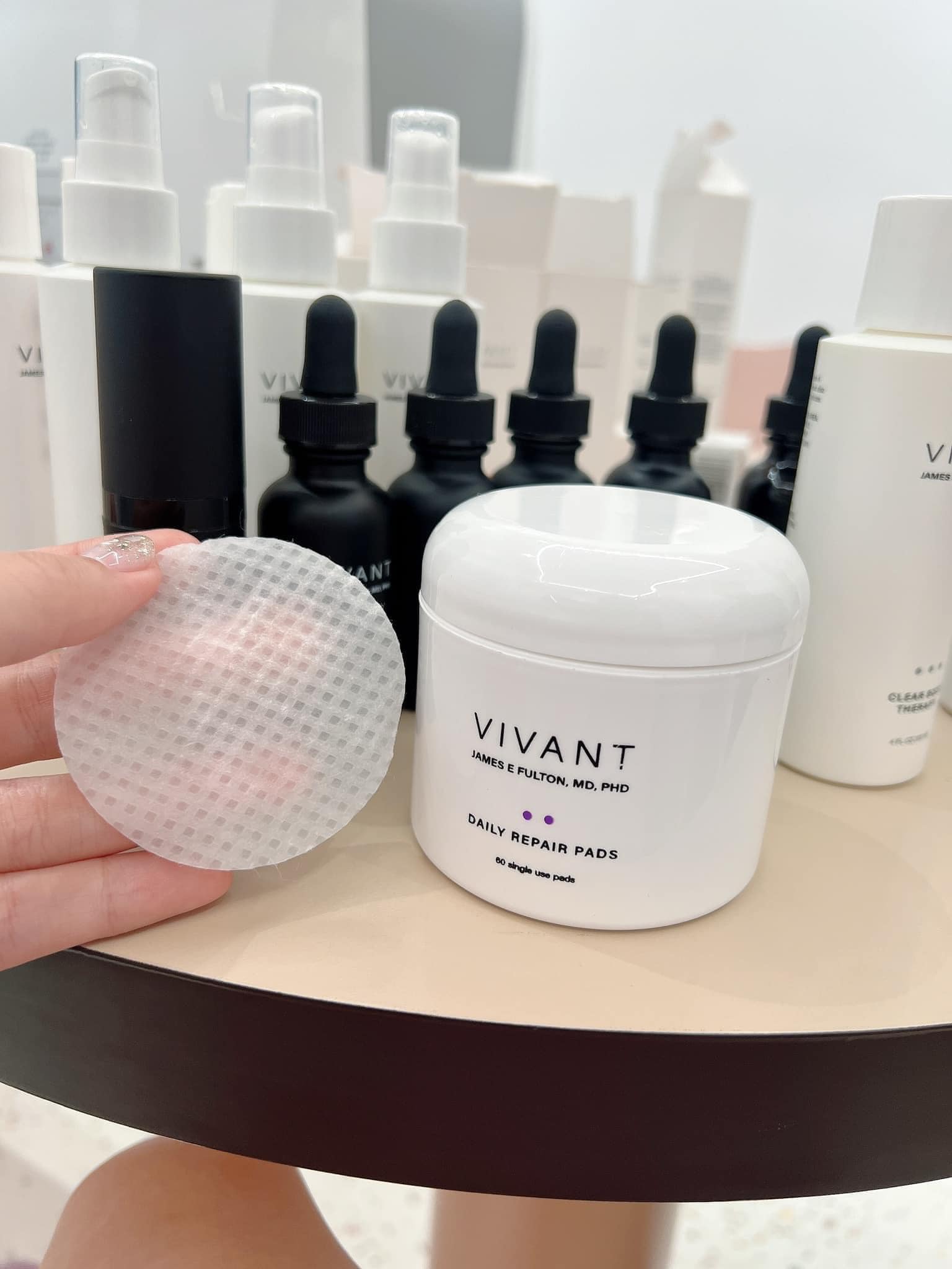 Tẩy Da Chết Vivant Skincare Daily Repair Pads - Lọ 60 Miếng Dành Cho Da Mụn, Kiểm Soát Dầu & Trẻ Hóa Da