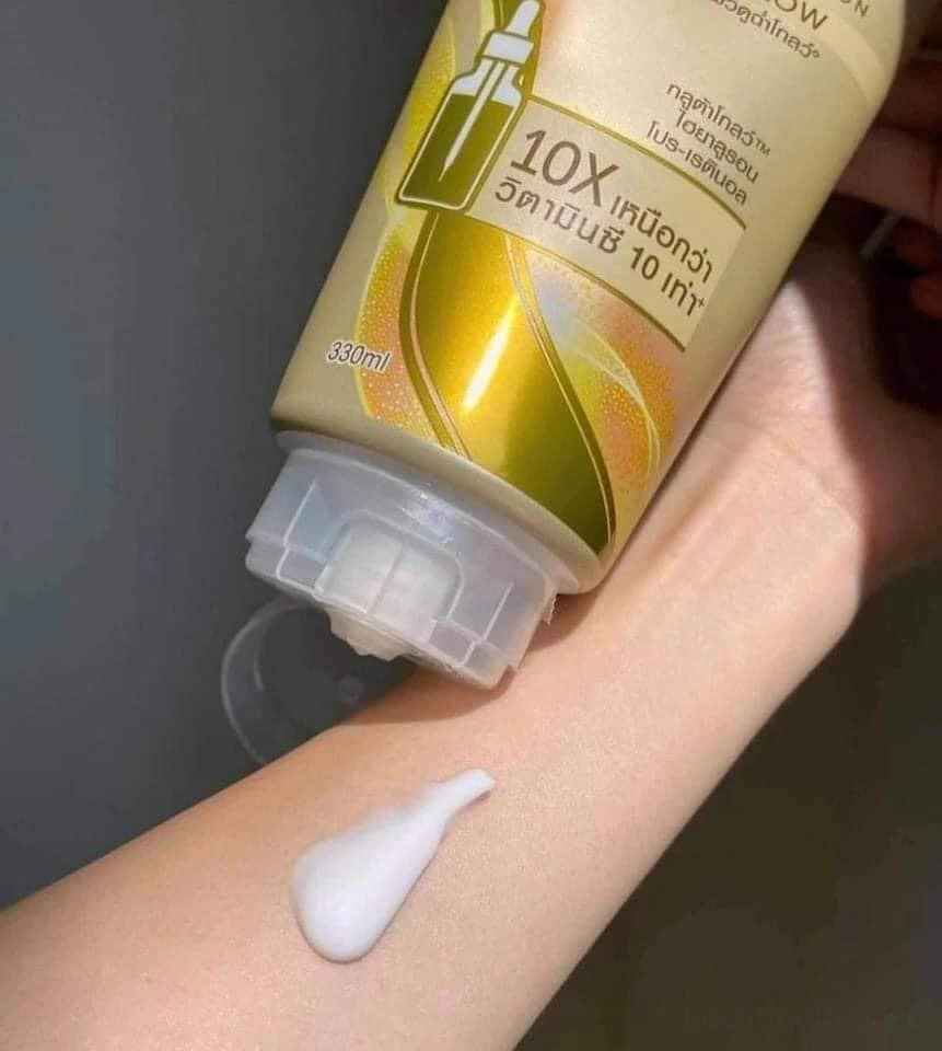 Sữa Dưỡng Thể Trắng Da Vaseline Healthy Bright Gluta HYA 330ml - Dưỡng Ẩm, Mờ Thâm, Làm Sáng Da Tự Nhiên