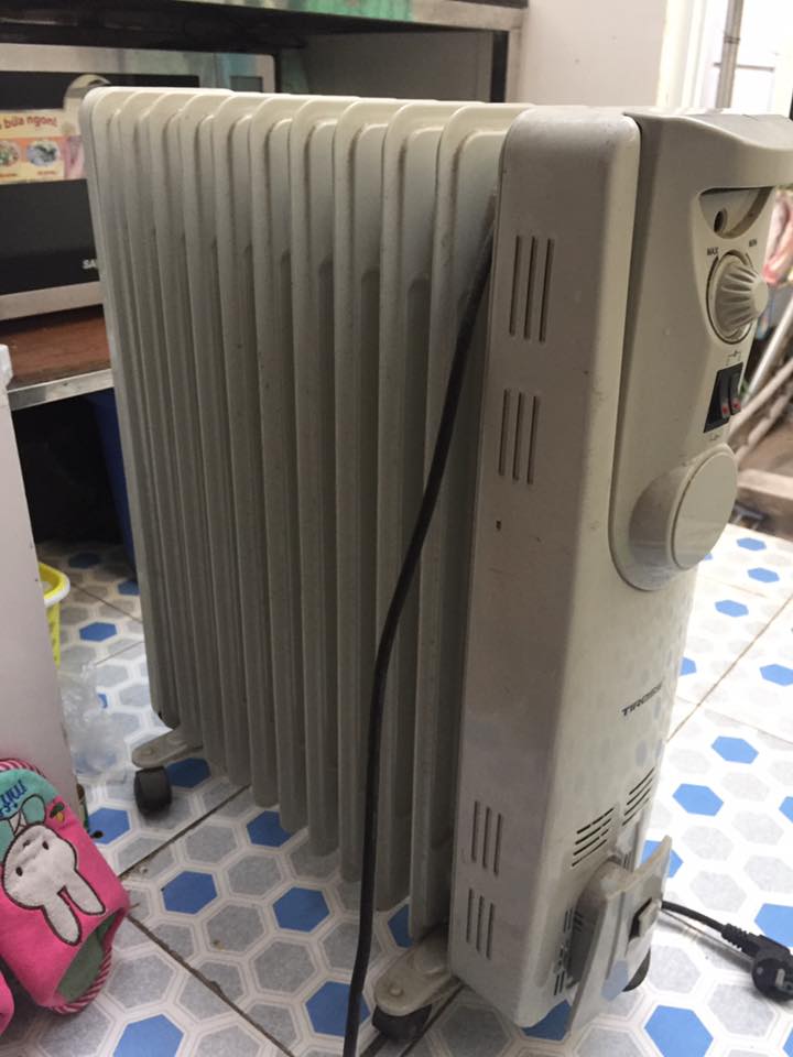 Máy Sưởi Dầu Tiross TS924 - 11 Thanh Nhiệt, Sưởi Ấm Hiệu Quả, Không Đốt Oxy, Thích Hợp Cho Gia Đình Có Trẻ Nhỏ và Người Già