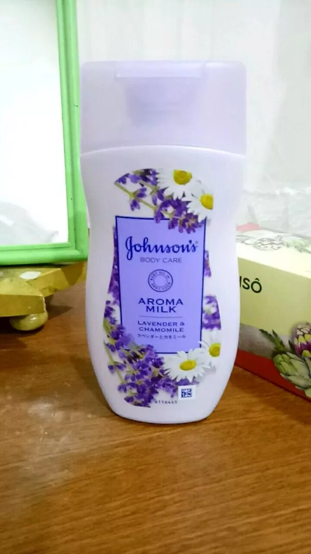 Sữa Dưỡng Thể Johnson’s Body Care Nhật - Dưỡng Ẩm Da Mềm Mại, Sáng Mịn, Chiết Xuất Thiên Nhiên, Hương Đào Mơ, Hoa Hồng