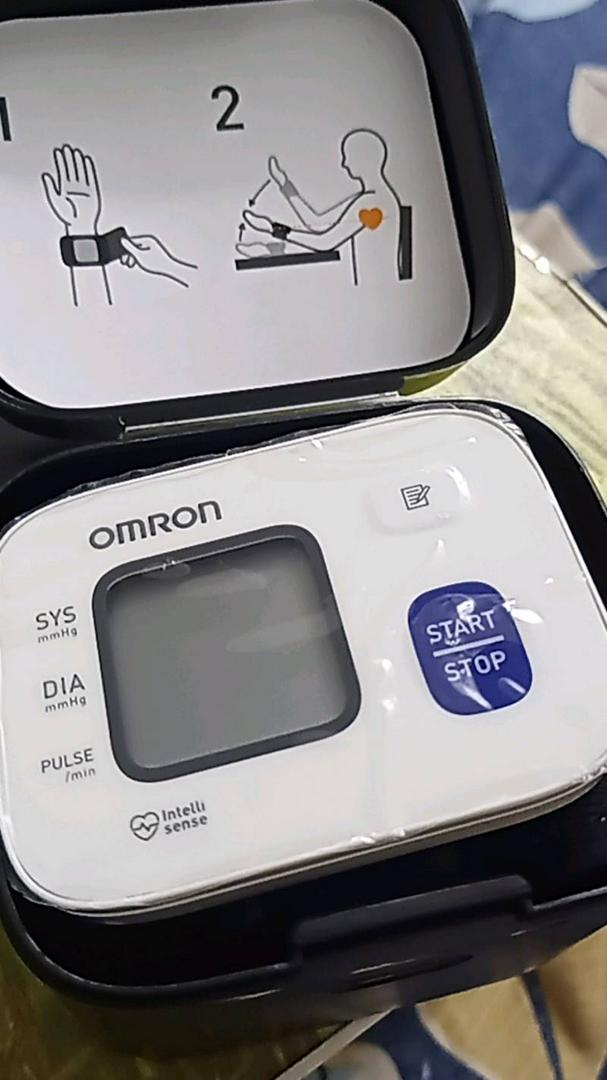 Máy Đo Huyết Áp Cổ Tay Omron HEM-6161 Tự Động - Công Nghệ Intellisense, Kết Quả Nhanh Chóng, Thiết Kế Nhỏ Gọn, Bảo Hành 5 Năm