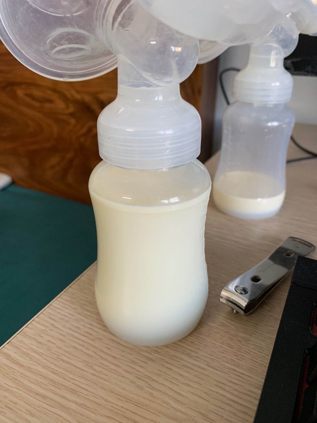 Máy Hút Sữa Điện Fatzbaby Resonance 3 FB1160VN/FB1161VN - Dụng Cụ Chăm Sóc Mẹ Và Bé Siêu Tiện Lợi, Có Chế Độ Massage, Hoạt Động Bằng Pin