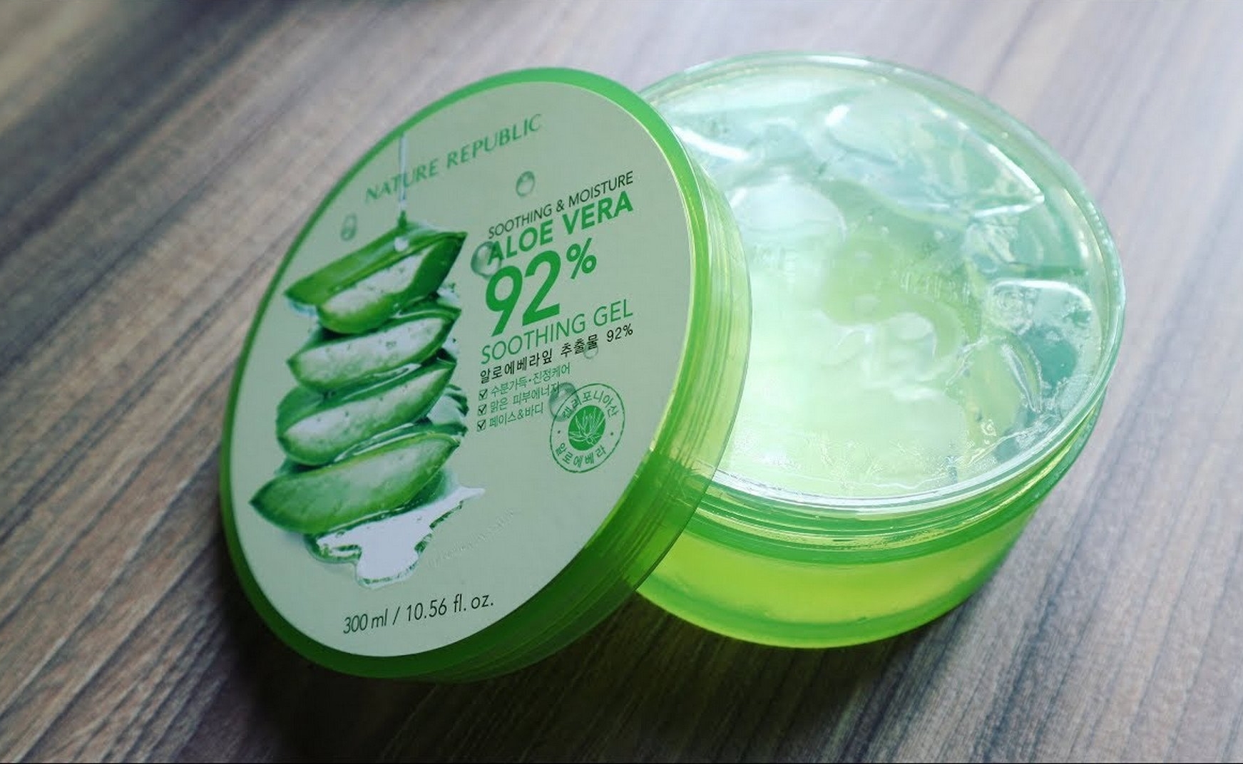 Gel Dưỡng Ẩm Lô Hội Nature Republic 92% Aloe Vera Soothing Gel 300ml - Mát Lành, Phục Hồi, Đa Năng Cho Tất Cả Các Loại Da
