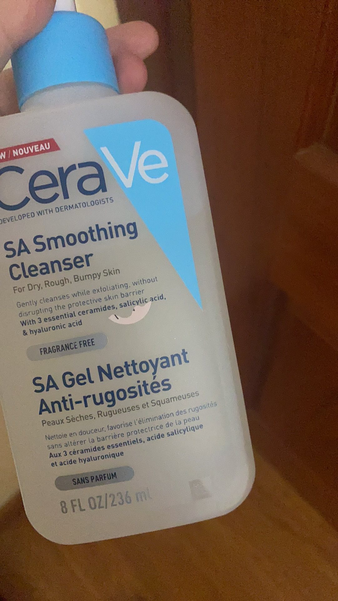 Sữa Rửa Mặt Cerave Renewing SA Cleanser 236ml - Chống Mụn, Độ pH 5.5, Dành Cho Da Dầu và Hỗn Hợp, Thành Phần Axit Salicylic