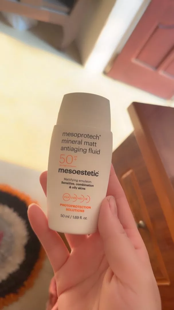 Kem Chống Nắng Mesoestetic Mineral Matt Antiaging Fluid SPF50+ - Dưỡng Da, Chống Nắng Hiệu Quả Cho Da Dầu, Nhạy Cảm, Không Bí Da 50ml