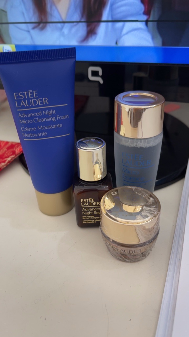 Nước Thần Estee Lauder Micro Essence 200ml - Dưỡng Da, Củng Cố Hàng Rào Bảo Vệ, Chống Lão Hóa, Dưỡng Ẩm Cho Da Khỏe Mạnh