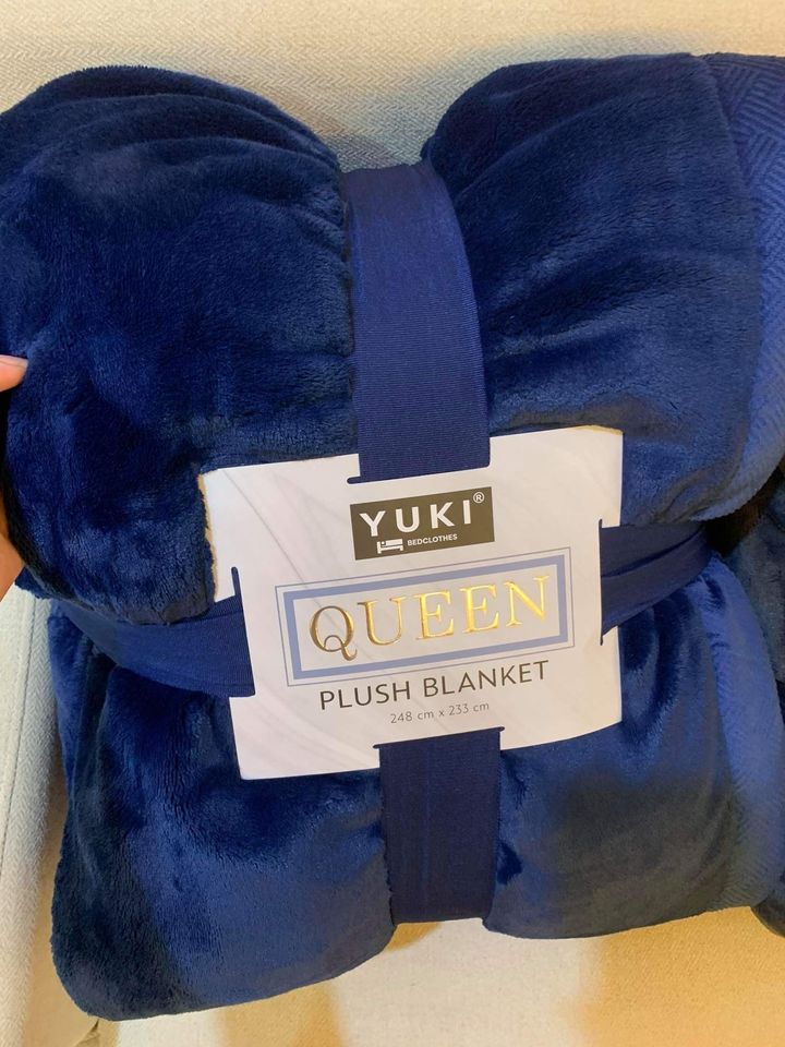 Chăn lông cừu Yuki Queen Nhật Bản siêu mềm mịn 229x229cm - Chất liệu ấm áp, không xù, hoàn hảo cho gia đình vào mùa đông
