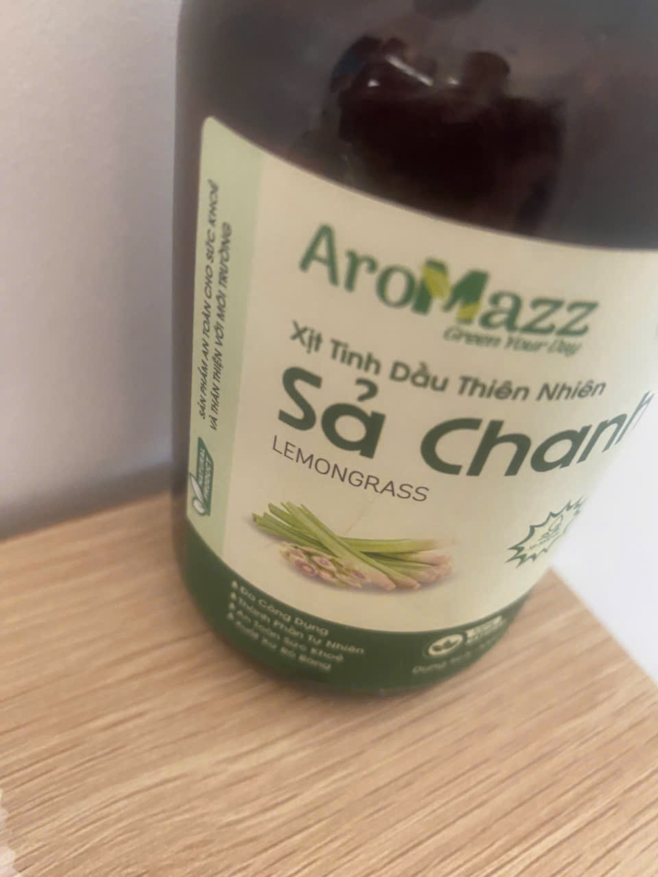 Xịt Khử Mùi Phòng Từ Tinh Dầu AroMazz - 300ml, Nhiều Hương Thơm Thiên Nhiên, Giúp Khử Mùi, Thanh Lọc Không Khí