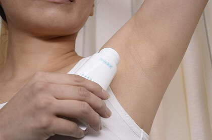 Lăn khử mùi Kobayashi Nhật Bản dạng gel 50g - Giúp se khít lỗ chân lông, làm mềm da và khử mùi lâu dài, lành tính cho mọi loại da.