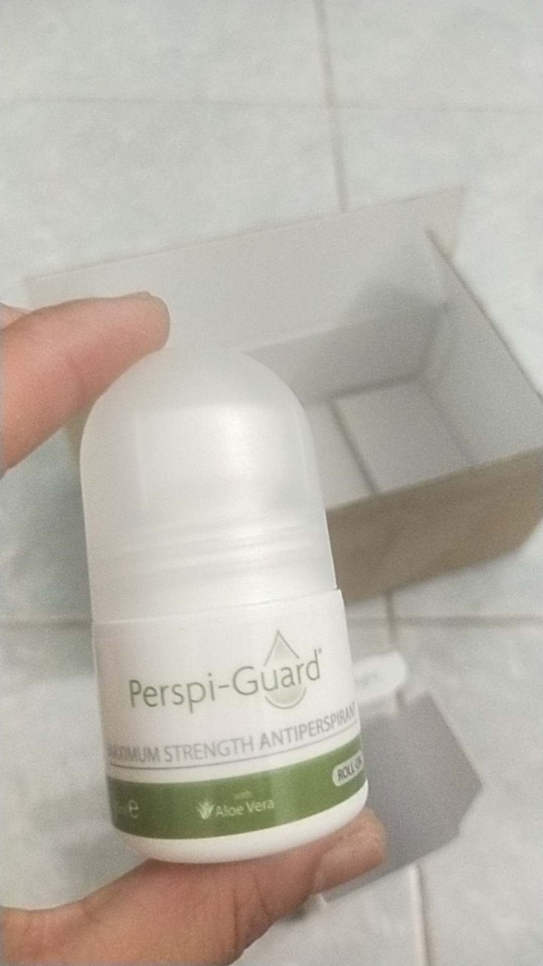 Lăn Khử Mùi Perspi-Guard 30ml - Ngăn Tiết Mồ Hôi Hiệu Quả, Chiết Xuất Lô Hội và Muối Alcloxa, Thoải Mái Dùng Cho Cả Nam Nữ