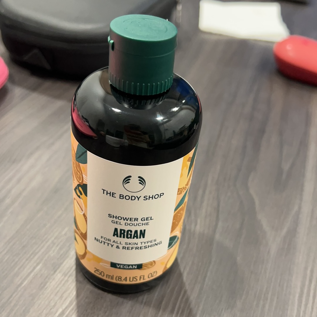 Sữa Tắm The Body Shop Argan Shower Gel 250ml - Dưỡng Ẩm Da, Hương Thơm Ấm Áp, Giúp Làm Sạch và Mềm Mại Da