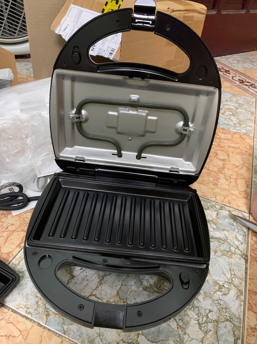 Máy Nướng Kẹp Bánh Tiross TS-513 Đen - 3 Chức Năng Nướng Sandwich, Waffle, Pate - Dễ Sử Dụng, Chống Dính, Công Suất 750W