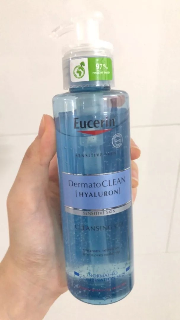 Sữa Rửa Mặt Eucerin DermatoClean Hyaluron Cleansing Gel 200ml - Gel Làm Sạch Da Không Cồn, Không Hương Liệu, Phù Hợp Mọi Loại Da