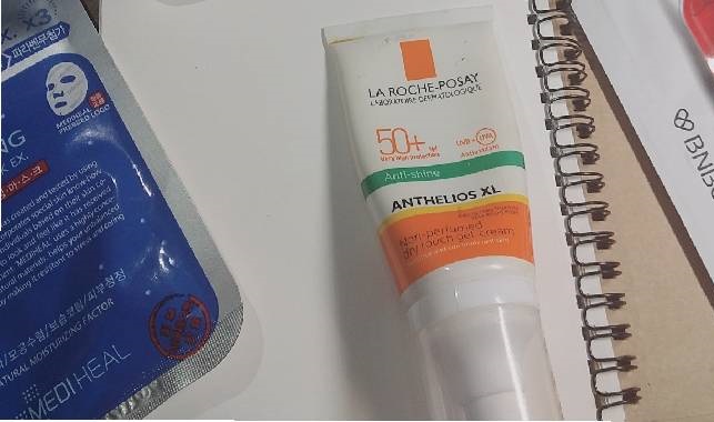 (Hàng nhập khẩu) Kem Chống Nắng La Roche Posay Anthelios 50+ Anti Brillance