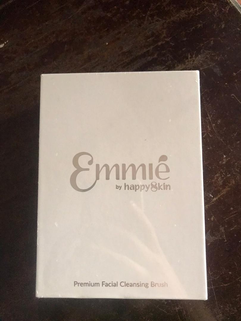 Máy rửa mặt Emmié Premium Facial Cleansing Brush - Sạch sâu, 7 chế độ rung, giúp da khỏe mạnh, dịu nhẹ, hỗ trợ chống lão hóa, bảo hành 12 tháng