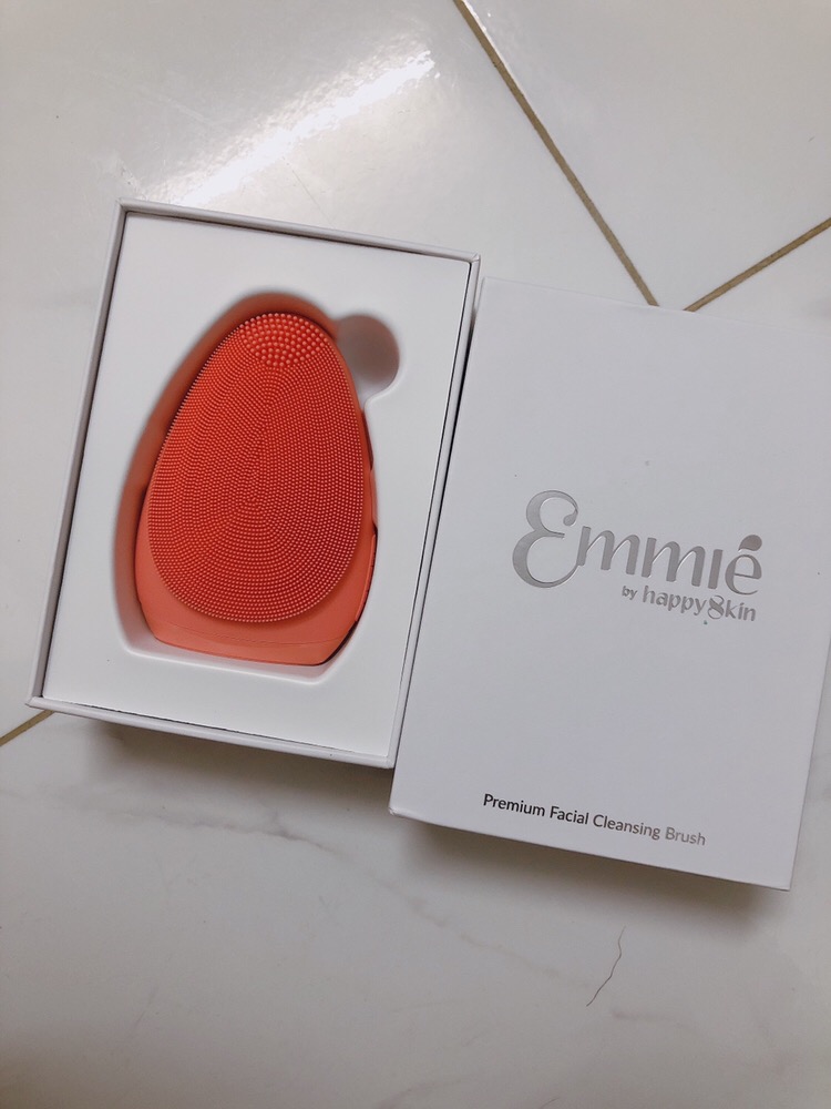 Máy rửa mặt Emmié Premium Facial Cleansing Brush - Sạch sâu, 7 chế độ rung, giúp da khỏe mạnh, dịu nhẹ, hỗ trợ chống lão hóa, bảo hành 12 tháng