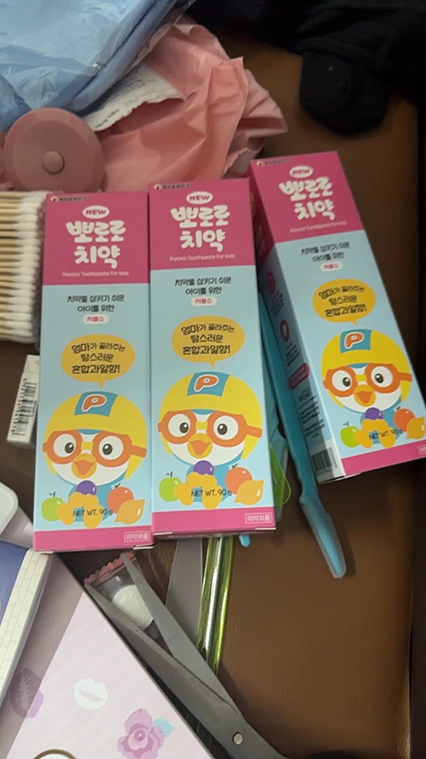 Kem Đánh Răng Trẻ Em Pororo Hàn Quốc - Hương Vị Trái Cây Ngọt Ngào, Giúp Làm Sạch Răng và Ngăn Ngừa Sâu Răng, Dành Cho Bé Từ 3 Tuổi