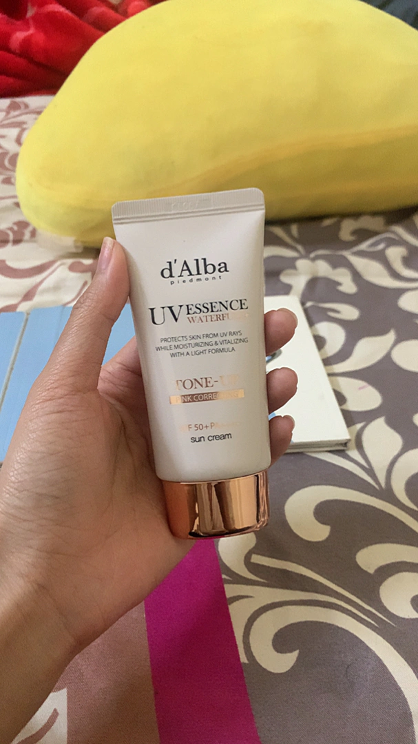 Kem chống nắng nâng tone d'Alba Waterfull Tone-up Sunscreen