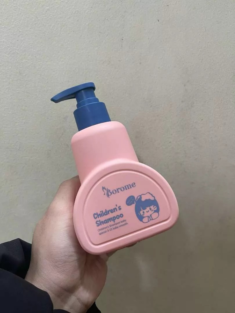 Dầu Gội Đầu Trẻ Em Borome 335ml - Không Gây Cay Mắt, Chiết Xuất Hoa Cúc, Dưỡng Tóc Mềm Mượt Cho Trẻ 3-15 Tuổi