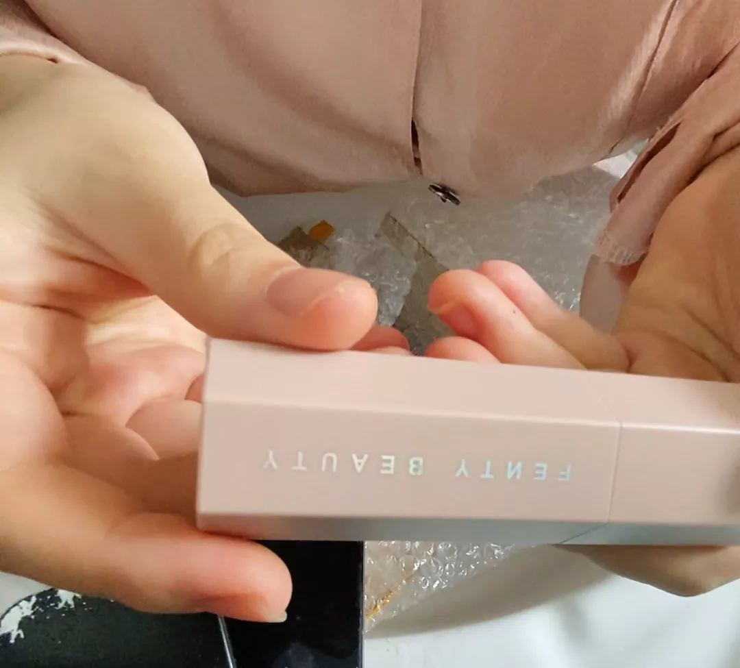 Tạo Khối Dạng Thỏi Fenty Beauty Match Stix Contour Skinstick Amber - Dễ Tán, Phù Hợp Da Tông Lạnh, Trang Điểm Tự Nhiên, 7.1g