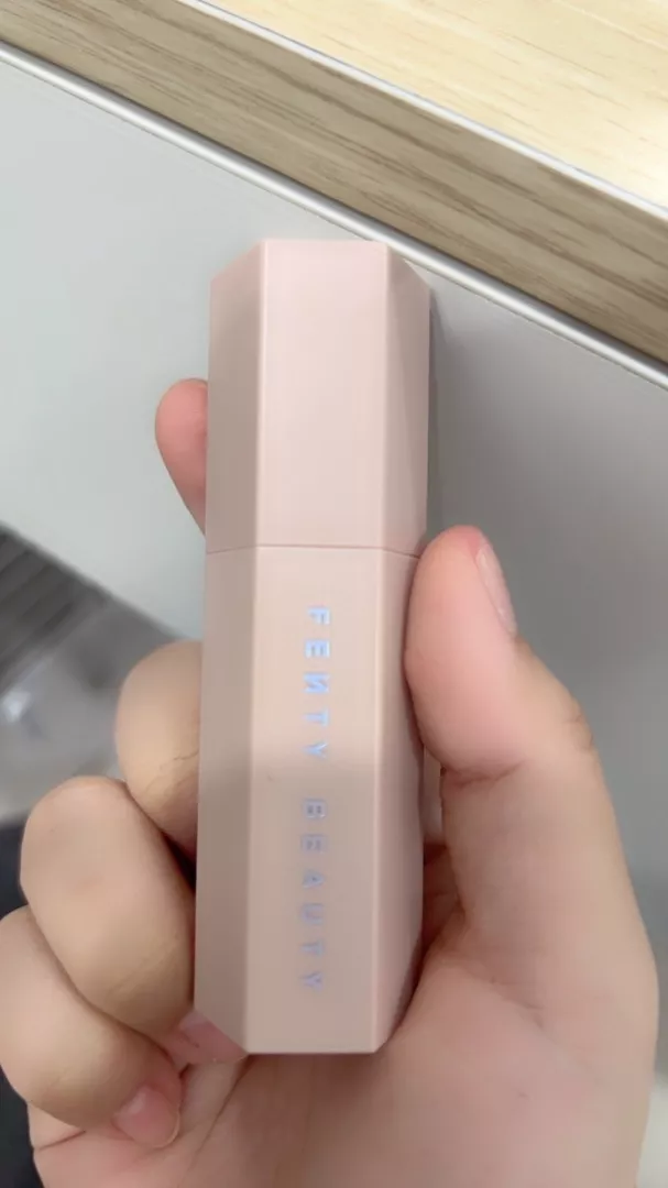 Tạo Khối Dạng Thỏi Fenty Beauty Match Stix Contour Skinstick Amber - Dễ Tán, Phù Hợp Da Tông Lạnh, Trang Điểm Tự Nhiên, 7.1g
