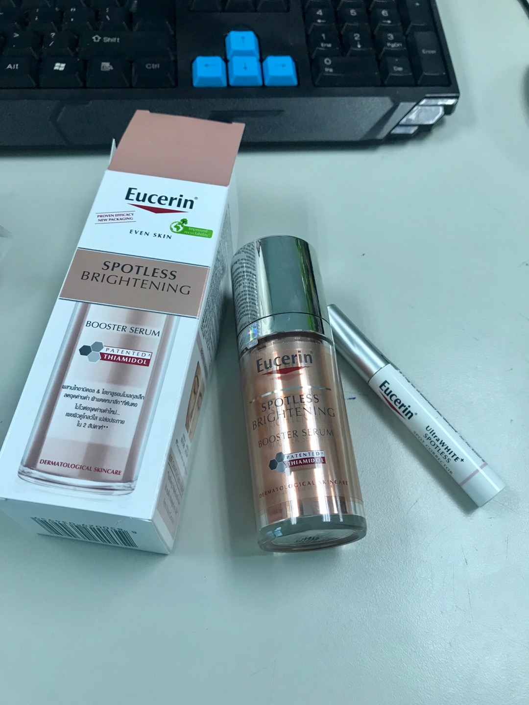 Serum Eucerin Spotless Brightening Booster hỗ trợ dưỡng sáng giảm nám