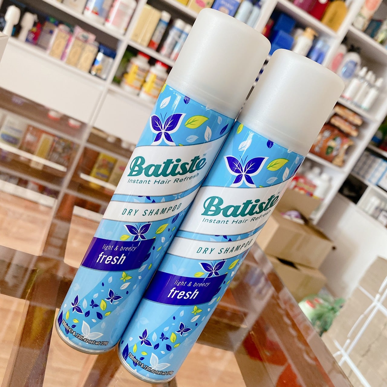 Dầu Gội Khô Batiste Tóc Dầu - Giải Pháp Tiện Lợi Không Cần Nước, Tươi Mát, Bồng Bềnh, Hương Floral 200ml