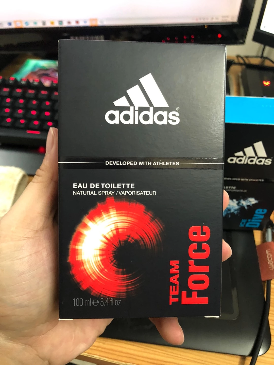 Nước Hoa Adidas Team Force Eau De Toilette 100ml - Hương Hoa Lài, Cam Quýt, Gỗ, Mạnh Mẽ và Năng Động Dành Cho Nam