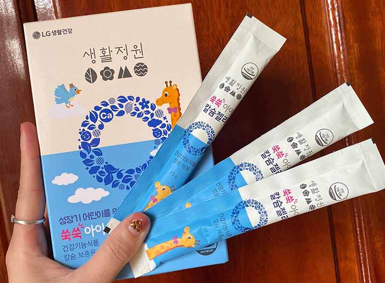 Thạch Canxi LG Ssugwort Calcium Jelly Cho Bé - Hỗ Trợ Phát Triển Chiều Cao & Xương - Hương Vị Việt Quất Thơm Ngon, Dễ Uống.