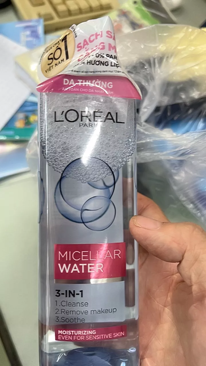 Nước tẩy trang L'Oreal Paris Micellar Water 3-In-1 400ml - Dưỡng ẩm, Làm sạch trang điểm, Công nghệ Mi-xen dành cho da nhạy cảm