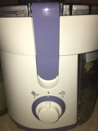 Máy Ép Trái Cây Philips HR1811 Đa Năng - Ép Nhanh Hoa Quả Cứng & Mềm - Thưởng Thức Nước Ép Tươi Ngon Chất Lượng Cao
