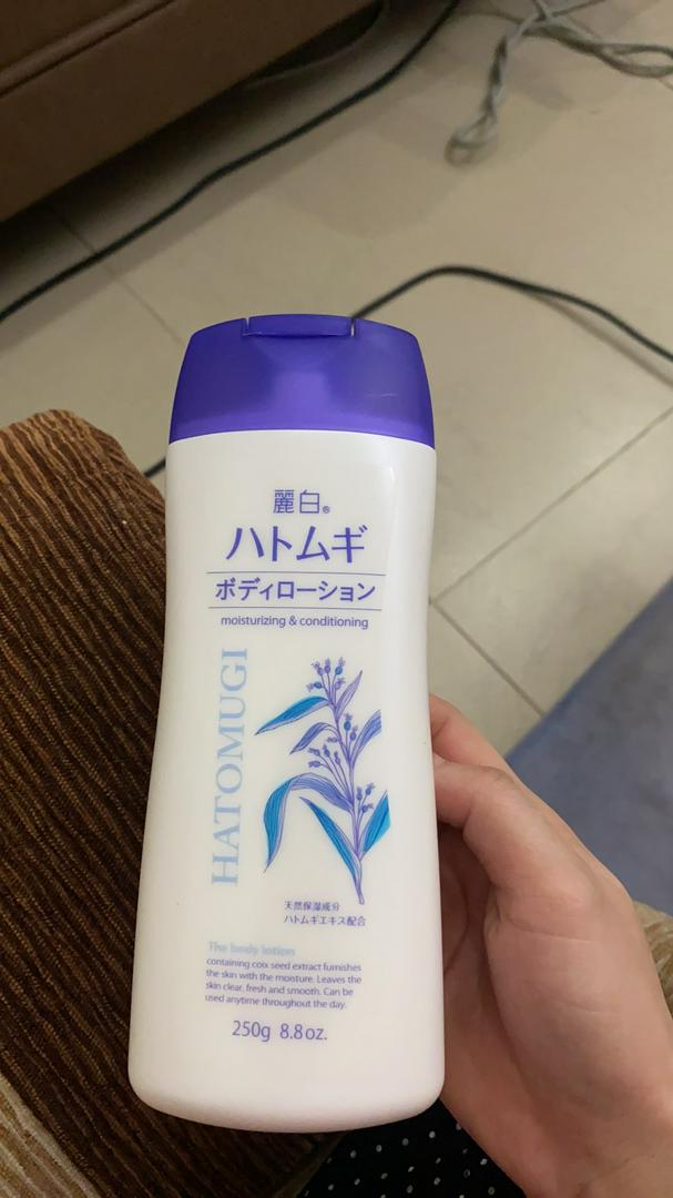 Sữa Dưỡng Thể Hatomugi Chiết Xuất Hạt Ý Dĩ - Dưỡng Ẩm & Làm Trắng Da 400ml, Phù Hợp Mọi Loại Da
