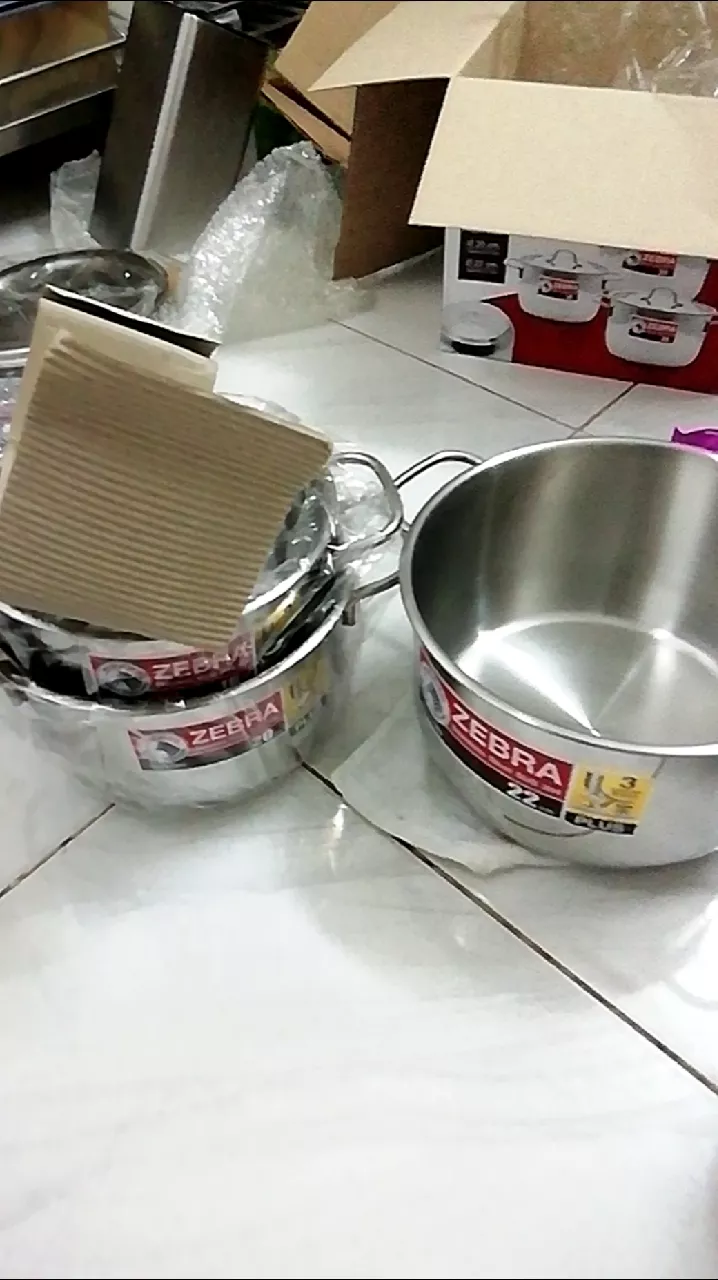 Bộ 2 Nồi Inox 3 Đáy 18cm & 22cm Zebra Extreme Infinity - Nồi Chống Nóng, Dùng Trên Mọi Loại Bếp, Thiết Kế Hiện Đại