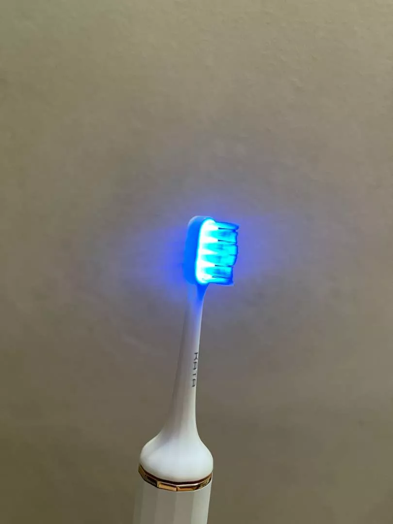 Bàn Chải Đánh Răng Điện Kata WT001 Sạc Không Dây - Công Nghệ Đèn LED 8 Tia Xanh Làm Trắng Răng, Chống Nước IPX7, 5 Chế Độ Sử Dụng