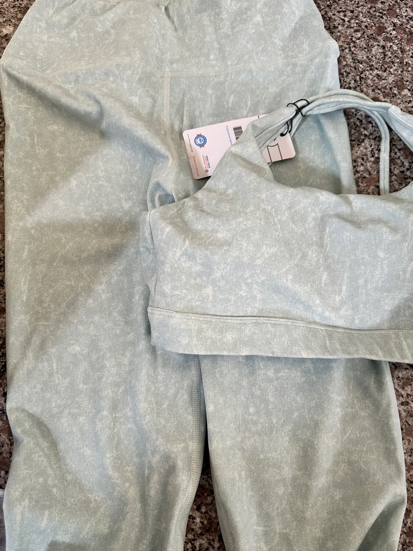 Bộ Đồ Tập Gym Nữ S210513-1 - Áo Bra 4 Dây Đan Chéo Lưng và Quần Legging Cạp Cao Thời Trang, Chất Liệu Thun Cao Cấp