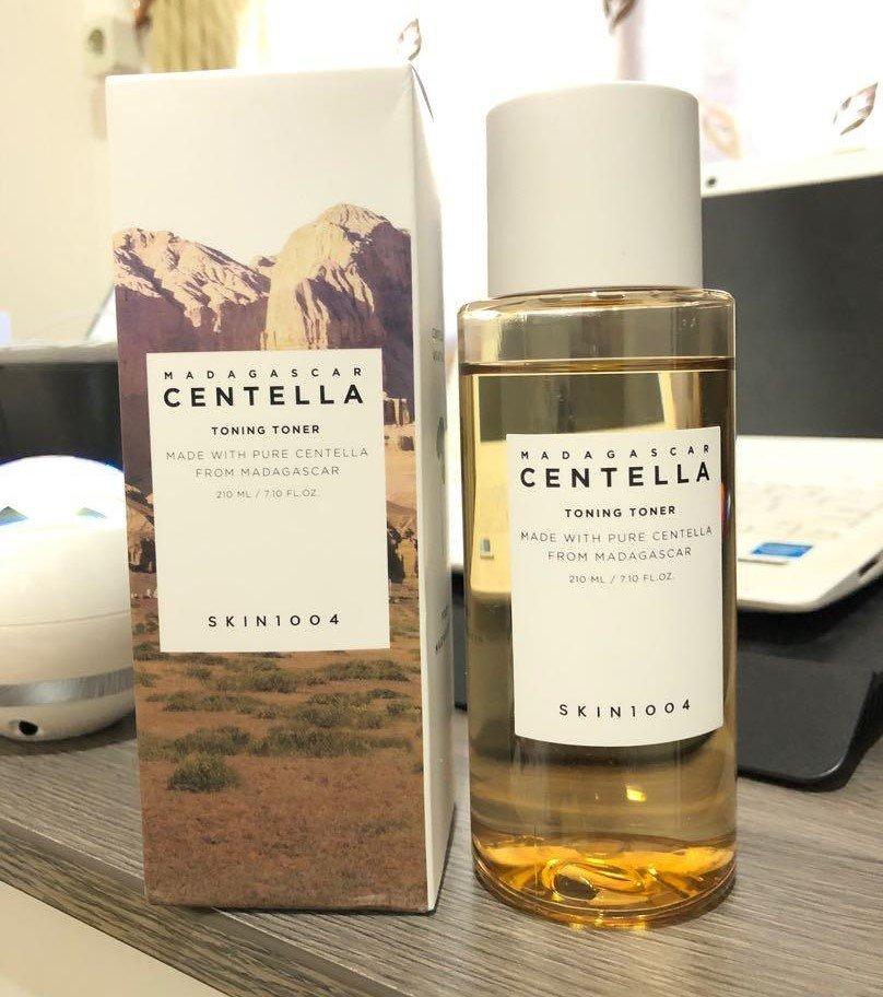 Nước Hoa Hồng Rau Má Skin1004 Madagascar Centella - Toner Chống Mụn, Giảm Viêm, Dành Cho Da Nhạy Cảm, 210ml