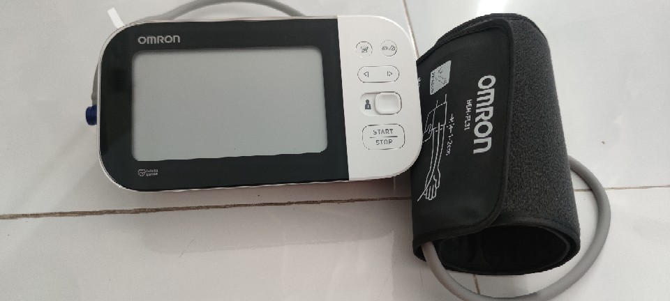 Máy Đo Huyết Áp Bắp Tay Omron HEM 7361T - Công Nghệ Intellisense, Kết Nối Bluetooth, Lưu Trữ 100 Kết Quả Đo, Dễ Sử Dụng Tại Nhà