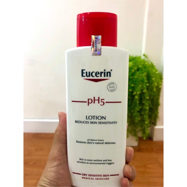 Sữa Dưỡng Thể Eucerin pH5 Lotion 250ml Cho Da Nhạy Cảm - Dưỡng Ẩm Chuyên Sâu, Không Gây Nhờn, Hỗ Trợ Làm Dịu Da