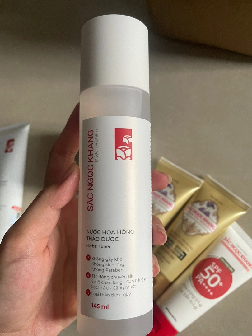 Nước Hoa Hồng Sắc Ngọc Khang 145ml - Toner Dưỡng Ẩm, Làm Sạch, Se Khít Lỗ Chân Lông Cho Mọi Loại Da