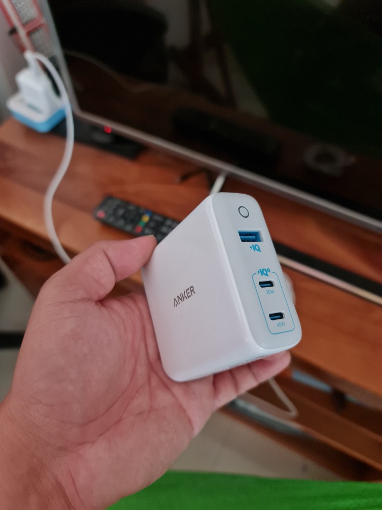 Củ sạc Anker PowerPort 3 cổng 65W (2PD-1IQ) - Sạc nhanh USB-C và USB-A, Thiết kế nhỏ gọn, Tiện lợi cho du lịch và sử dụng hàng ngày