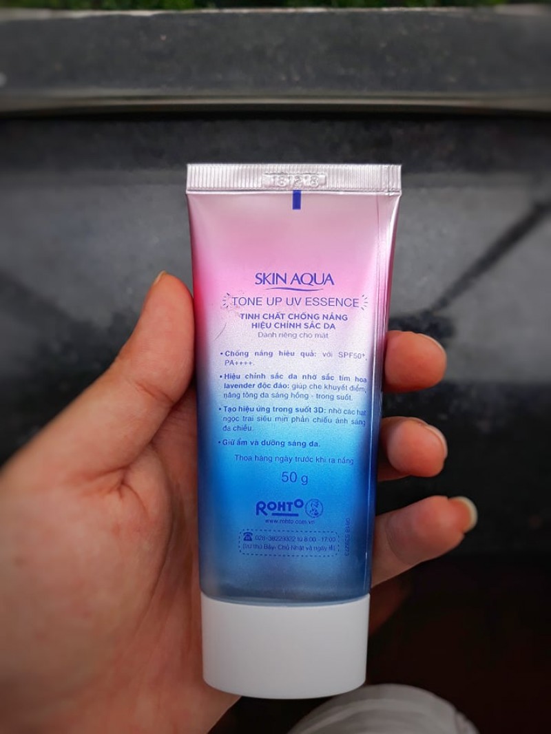 Kem Chống Nắng Skin Aqua Tone Up UV Essence SPF 50+ PA++++ - Bảo Vệ Da Nắng, Nâng Tone Da Mịn Màng, Hàng Nhật Chính Hãng