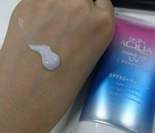 Kem Chống Nắng Skin Aqua Tone Up UV Essence SPF 50+ PA++++ - Bảo Vệ Da Nắng, Nâng Tone Da Mịn Màng, Hàng Nhật Chính Hãng