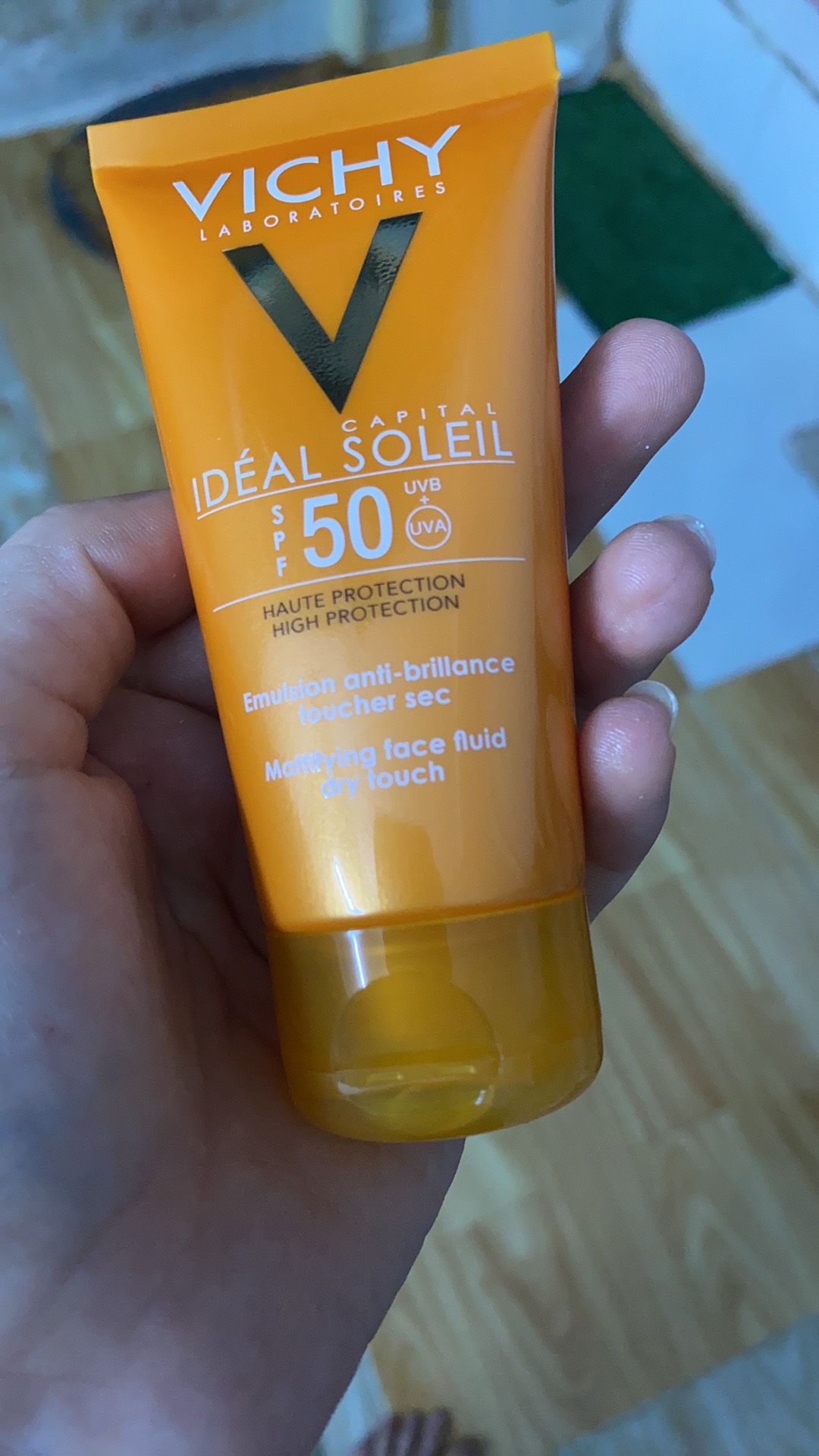 Kem Chống Nắng Vichy Idéal Soleil SPF50 - Bảo Vệ Da Hiệu Quả Trước Tia UV - Dành Cho Da Dầu, Hỗn Hợp Thiên Dầu, Không Nhờn Dính