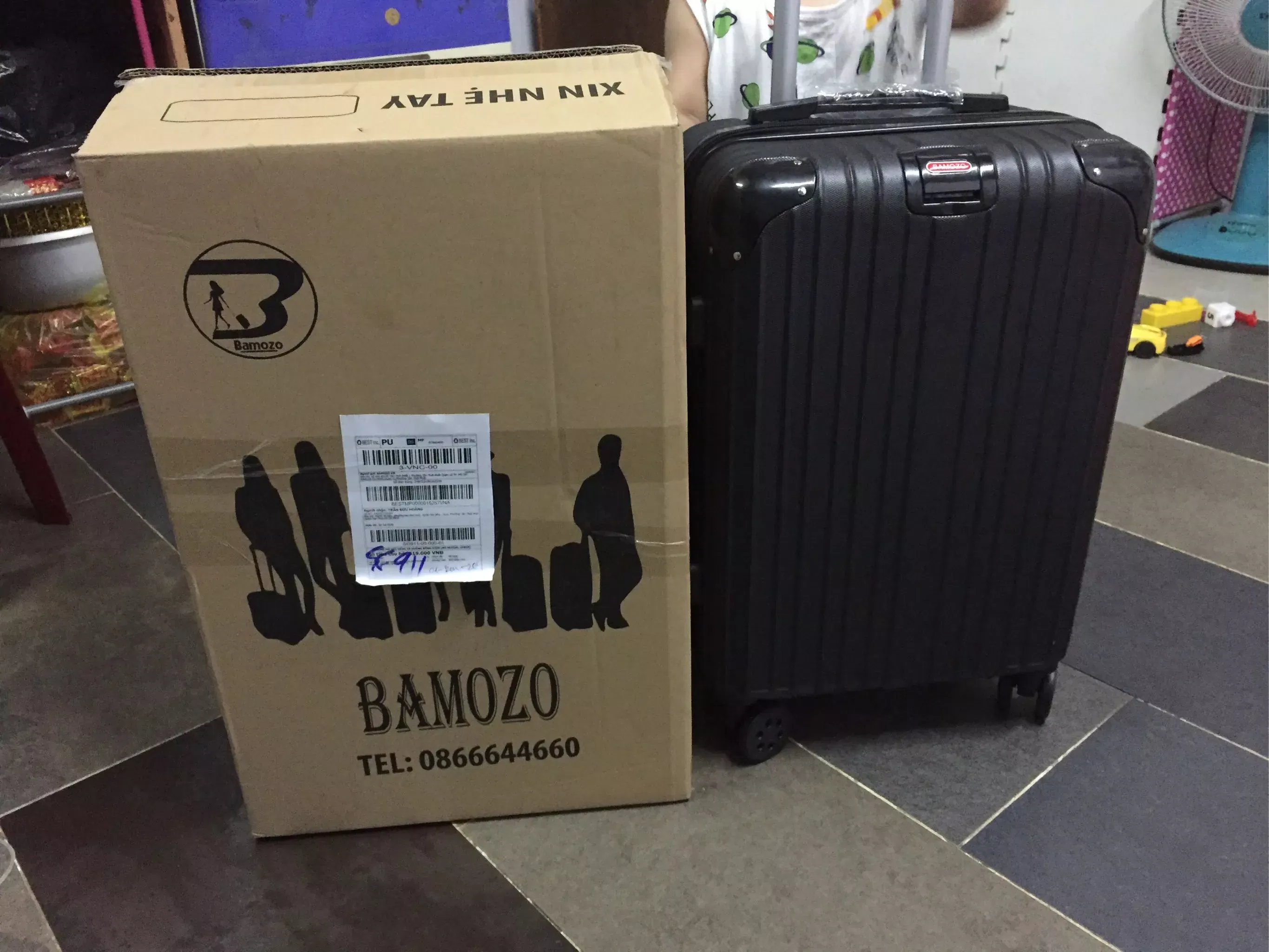 Vali kéo du lịch Bamozo 8801 bền chắc, nhựa ABS nhẹ, chống trầy xước - Lựa chọn hoàn hảo cho chuyến du lịch tiện lợi