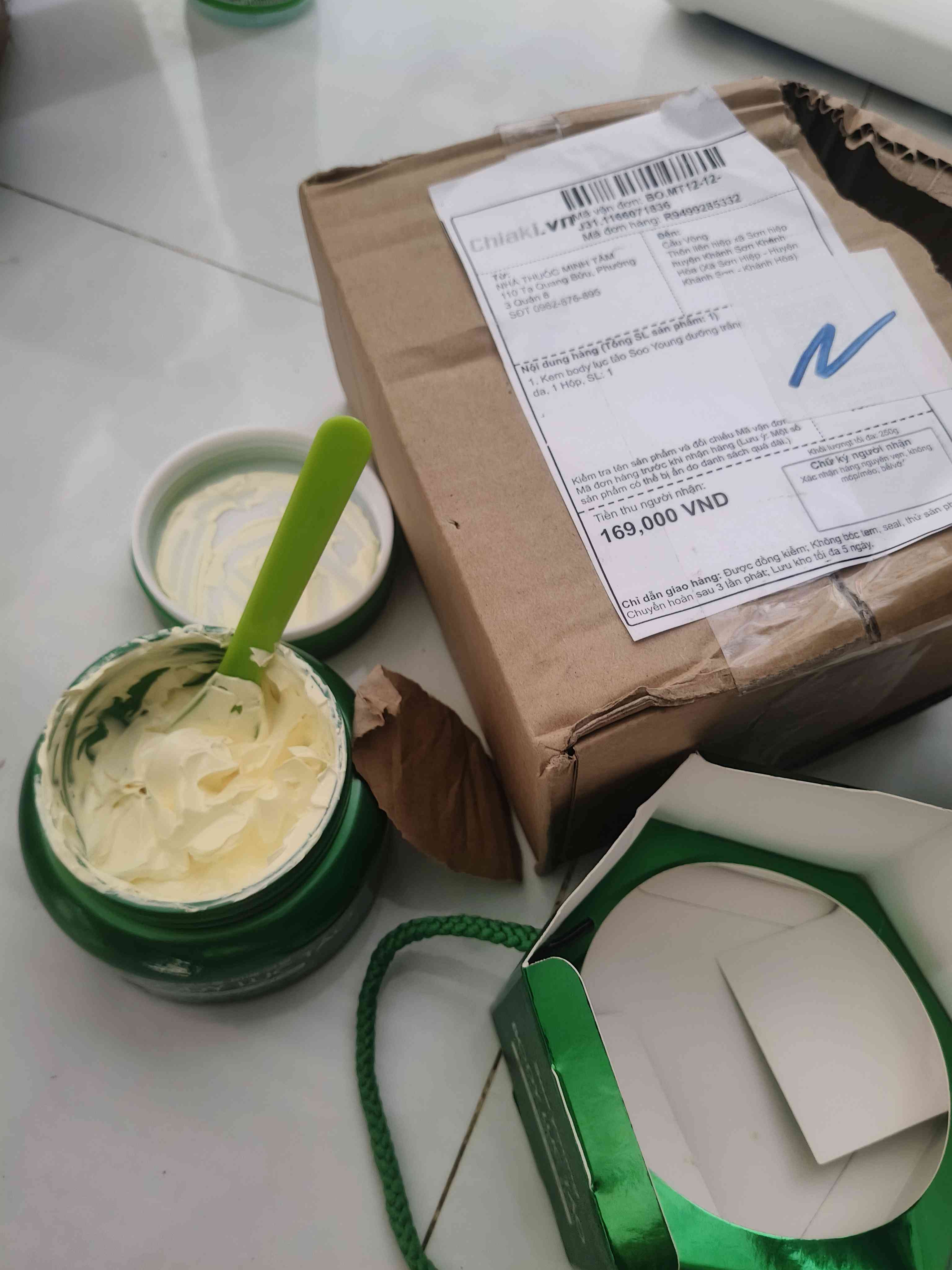 Kem body lục tảo Soo Young 250ml - Sữa dưỡng thể trắng da chiết xuất Spirulina, cấp ẩm và làm sáng da tự nhiên