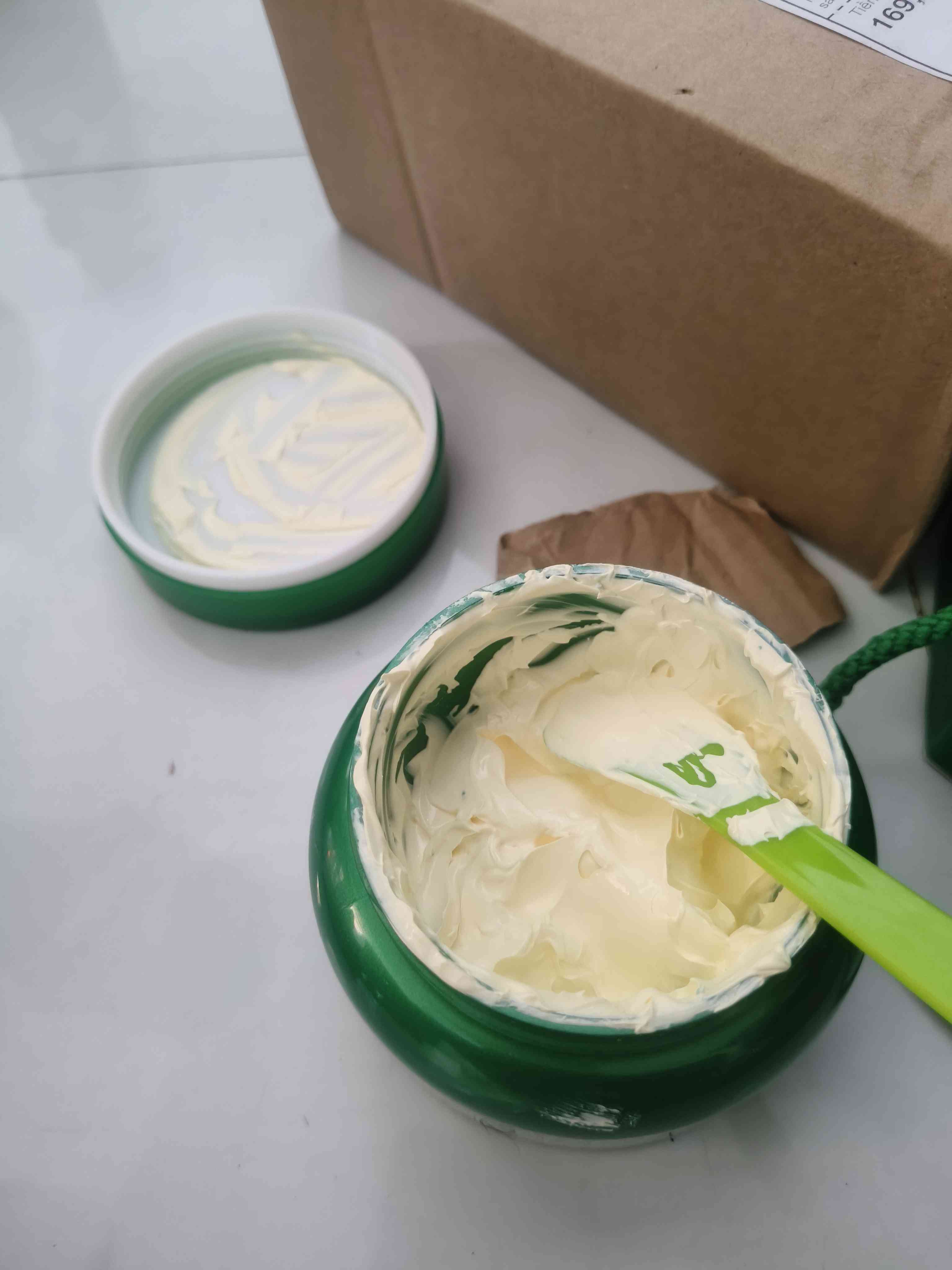 Kem body lục tảo Soo Young 250ml - Sữa dưỡng thể trắng da chiết xuất Spirulina, cấp ẩm và làm sáng da tự nhiên