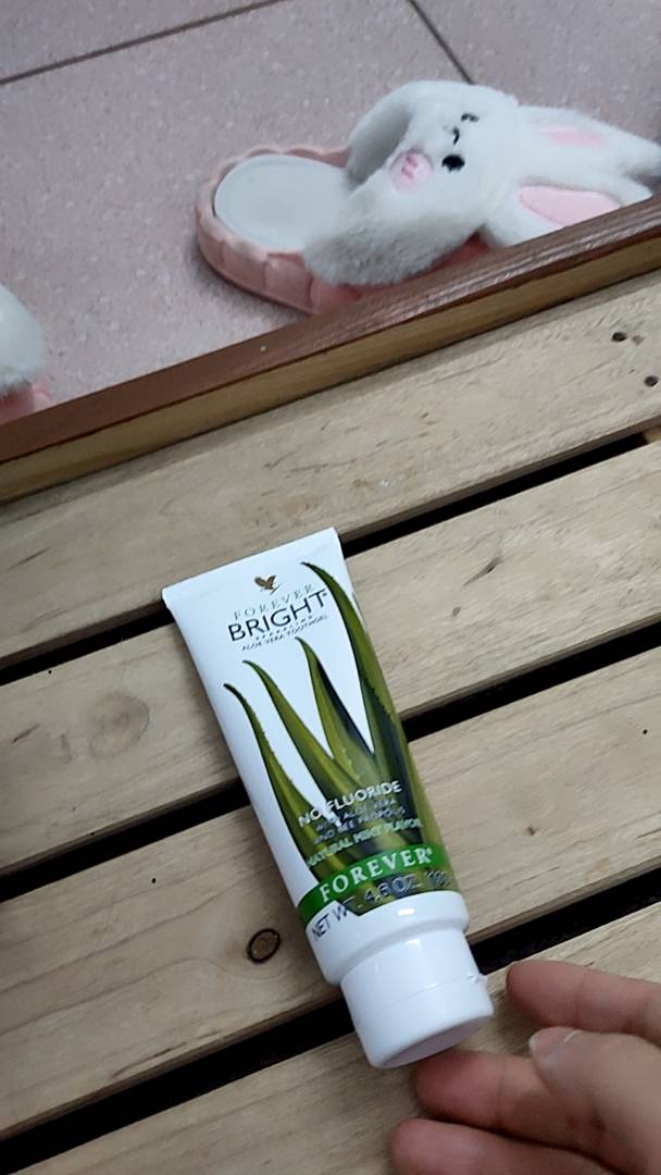 Kem Đánh Răng Lô Hội Forever Bright Aloe Vera Toothgel 130g - Gel Làm Sạch Răng Miệng Tự Nhiên, An Toàn Cho Cả Gia Đình