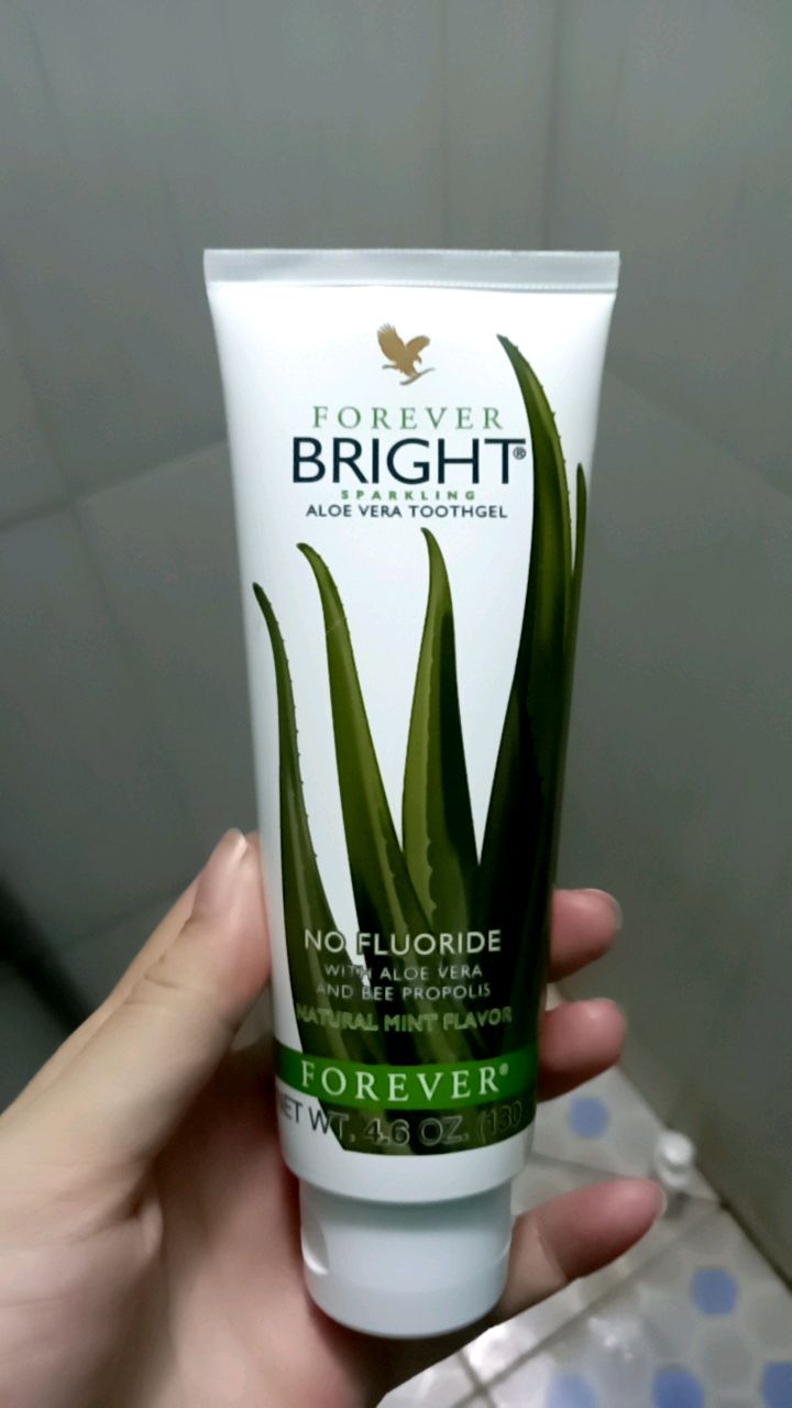 Kem Đánh Răng Lô Hội Forever Bright Aloe Vera Toothgel 130g - Gel Làm Sạch Răng Miệng Tự Nhiên, An Toàn Cho Cả Gia Đình